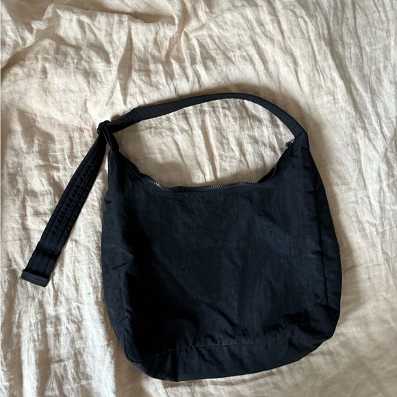 Black BAGGU Nylon Shoulder Bag - Picture 2 of 3